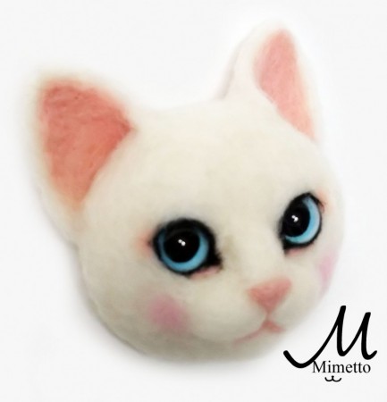 猫顔ブローチ　白猫 (受注制作品)送料無料